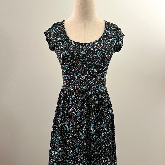 Floral Print Dress - Picture 2 of 7